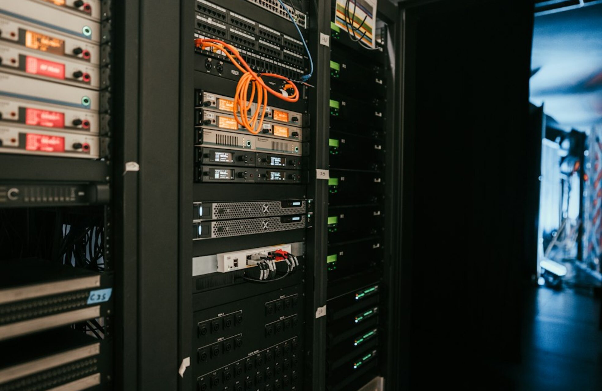 Photo Server Mesh Scaling Architectures