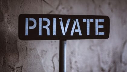 Photo Privacy-Preserving Federated Learning