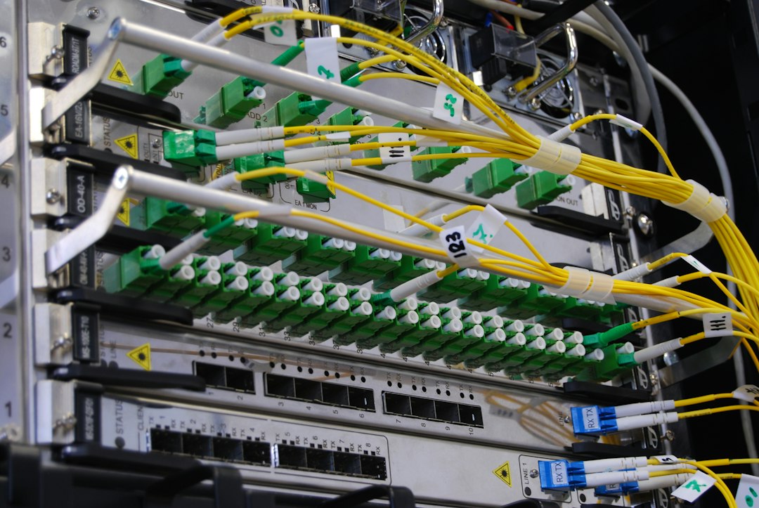 Photo resilient circuit breakers distributed cloud applications