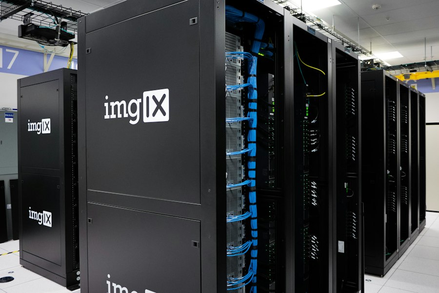 Photo Hydrogen Fuel Cells vs Advanced Batteries Data Center Backup