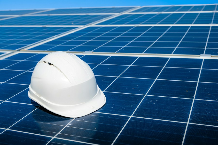 Photo peer-to-peer renewable energy trading microgrid