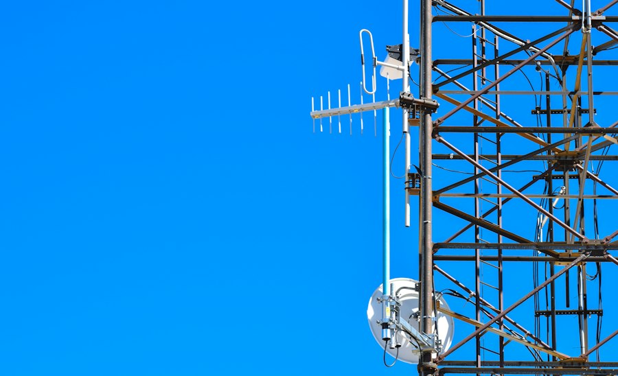Direct-to-Device Satellite Standards: The Battle Between Proprietary and 3GPP Protocols 1 Direct-to-Device Satellite Communication Standards