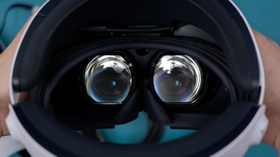 Photo Industrial mixed reality headset comparison