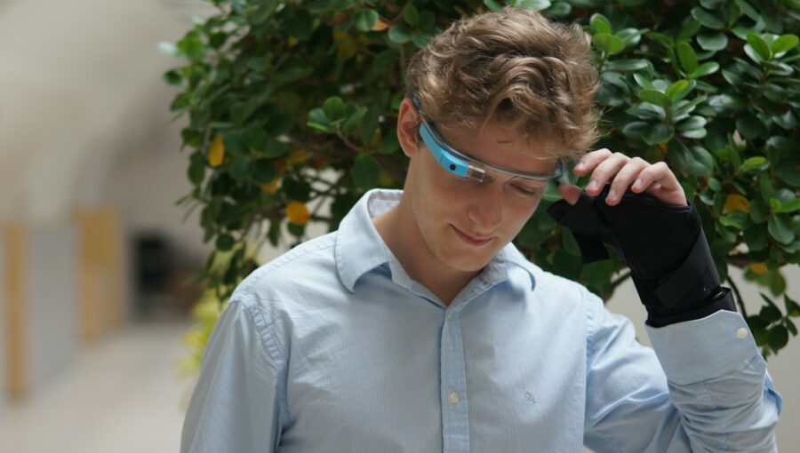 Photo MicroLED AR glasses display technology