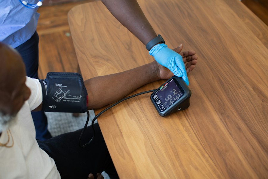wearable blood pressure monitor accuracy PPG vs cuff
