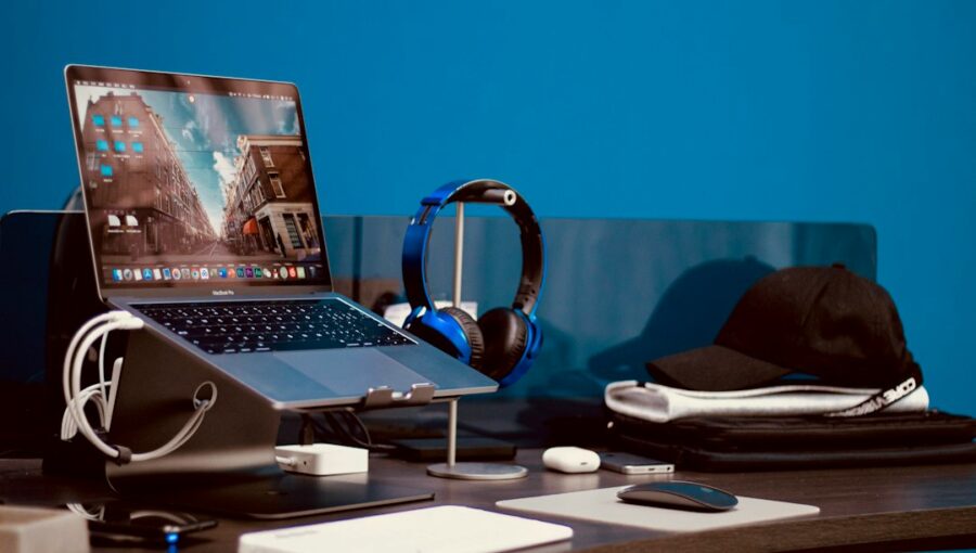 Photo cloud-assisted rendering portable headsets edge servers