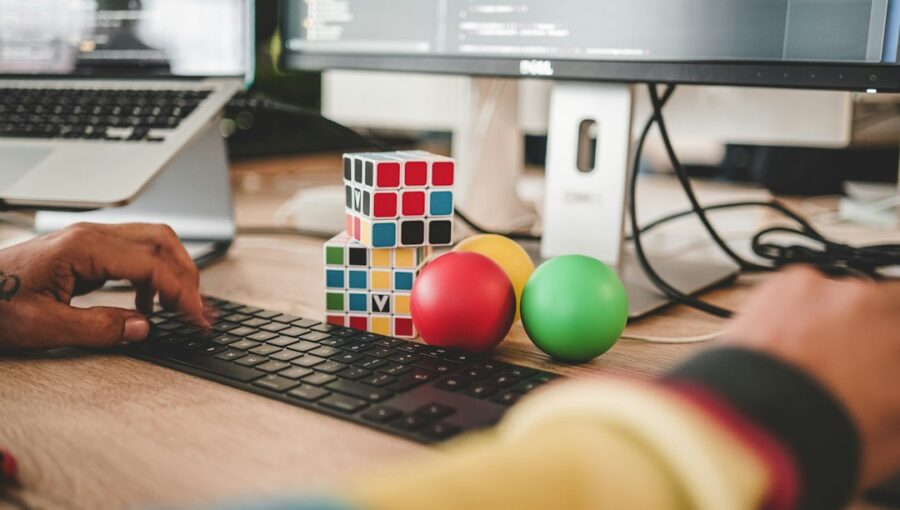 Photo cross-platform game development architecture