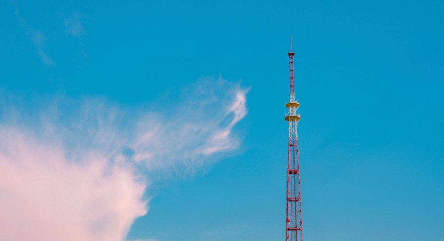 Open RAN Architecture: Challenges and Strategic Benefits for Telecom Operators 1 Open RAN architecture telecom benefits challenges
