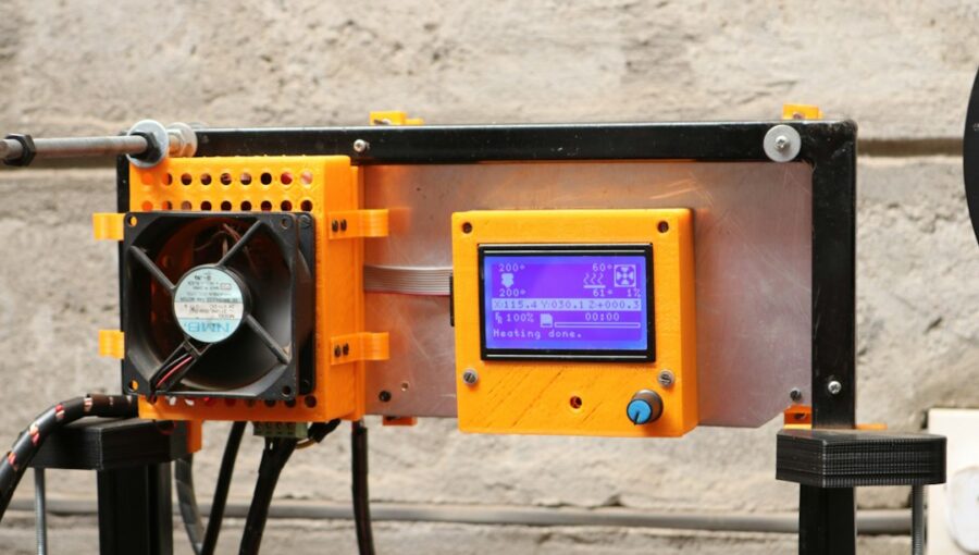 Photo smart water leak detection system automated shutoff valve