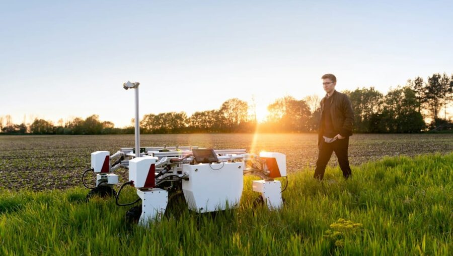 Photo Precision agriculture drones IoT sensors zero-waste farming