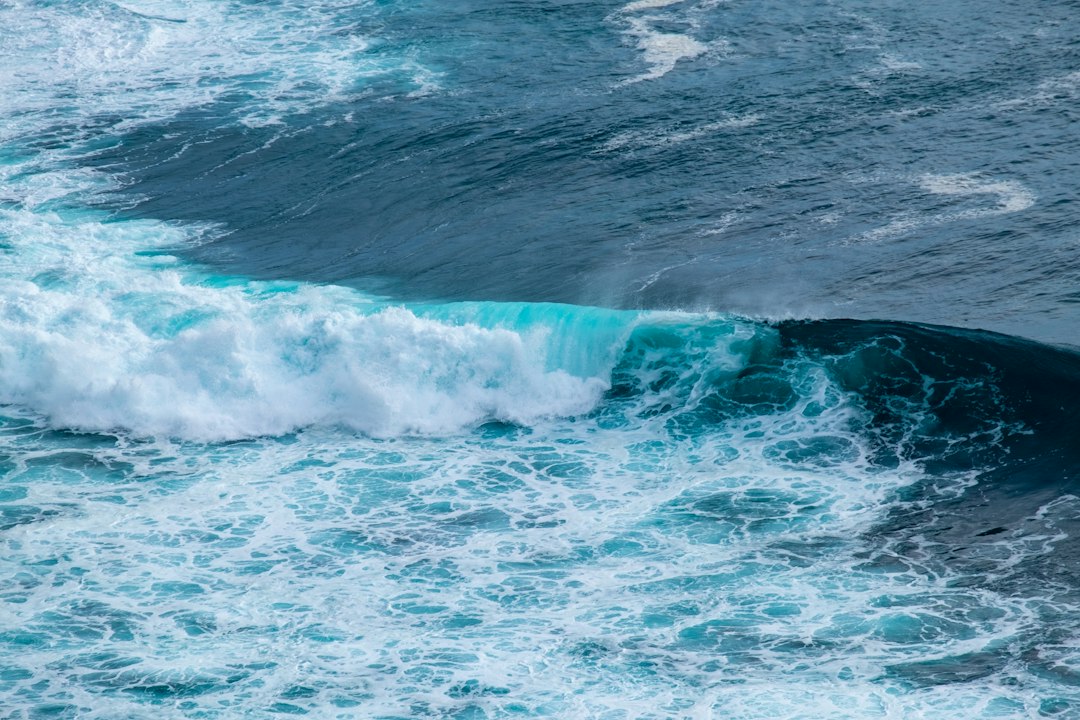 Photo ocean wave tidal energy converters