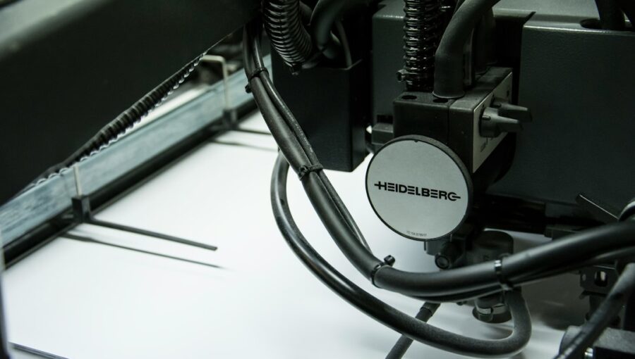 Photo Microgravity additive manufacturing aerospace components