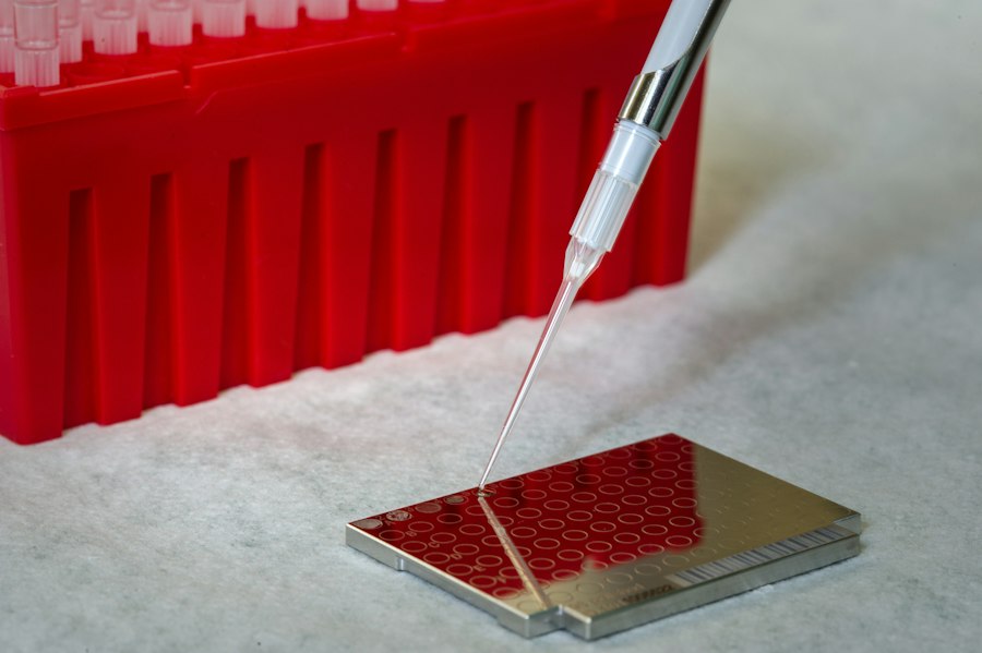 Photo bioprinting vascularized tissue scaffold regenerative implants