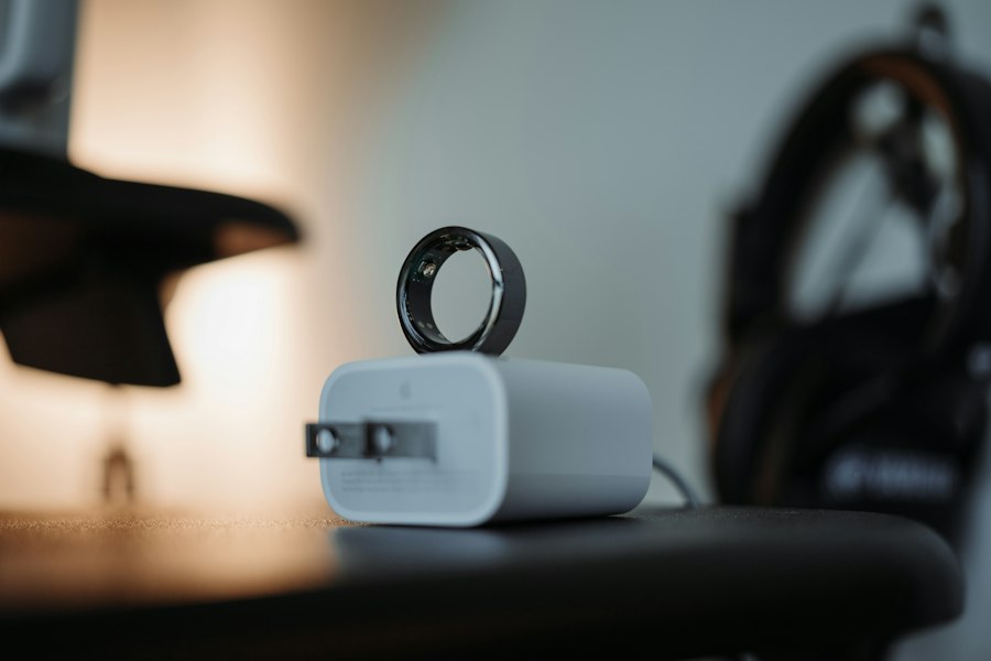 Photo smart rings vs smartwatches sleep tracking accuracy battery life