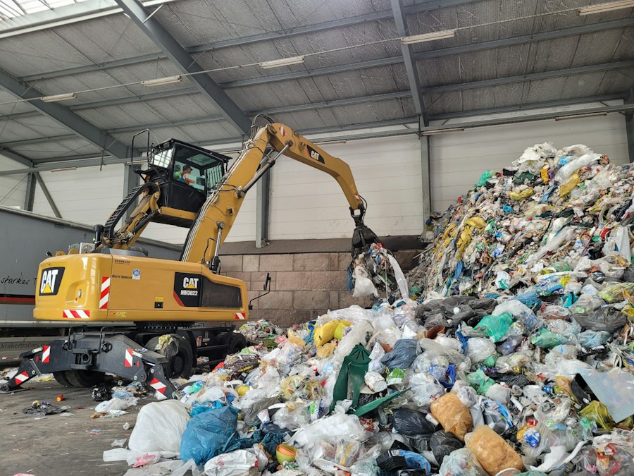 AI waste sorting robots